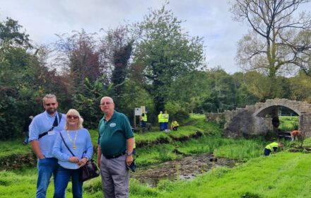 Vice Chairwoman and Cllr Karen Walker, Cllr Gavin Heathcote with SCCS Chairman Derrick Hunt.